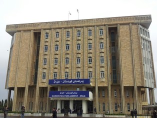 Kurdistan Parliament describes the Erbil - Baghdad as "necessary and good," and the staff of the region are demanding the approval of the budgets of the current year and next 659181257